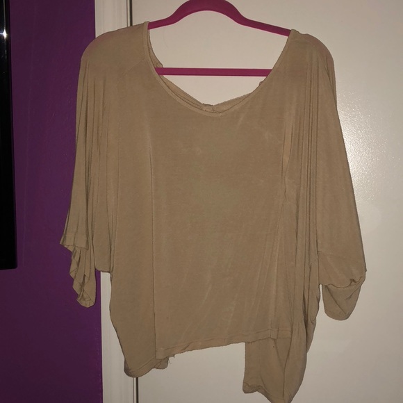 Soft, loose fitting tee (cute back detail!!) - Picture 2 of 2